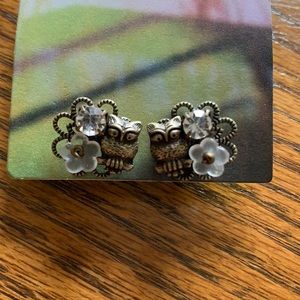 Urban Outfitters Owl Crystal Flower Earrings